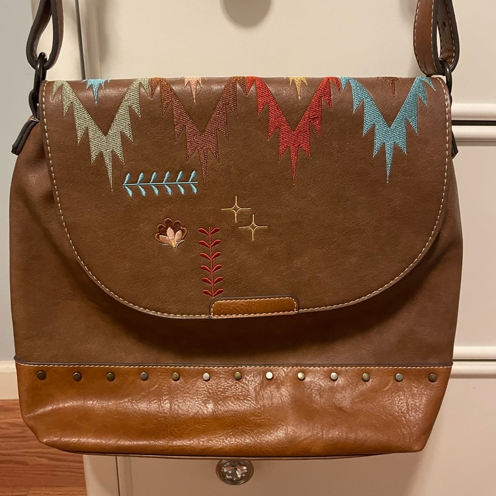 Brand New Catchfly Women’s Saddle Bag NWT!!!